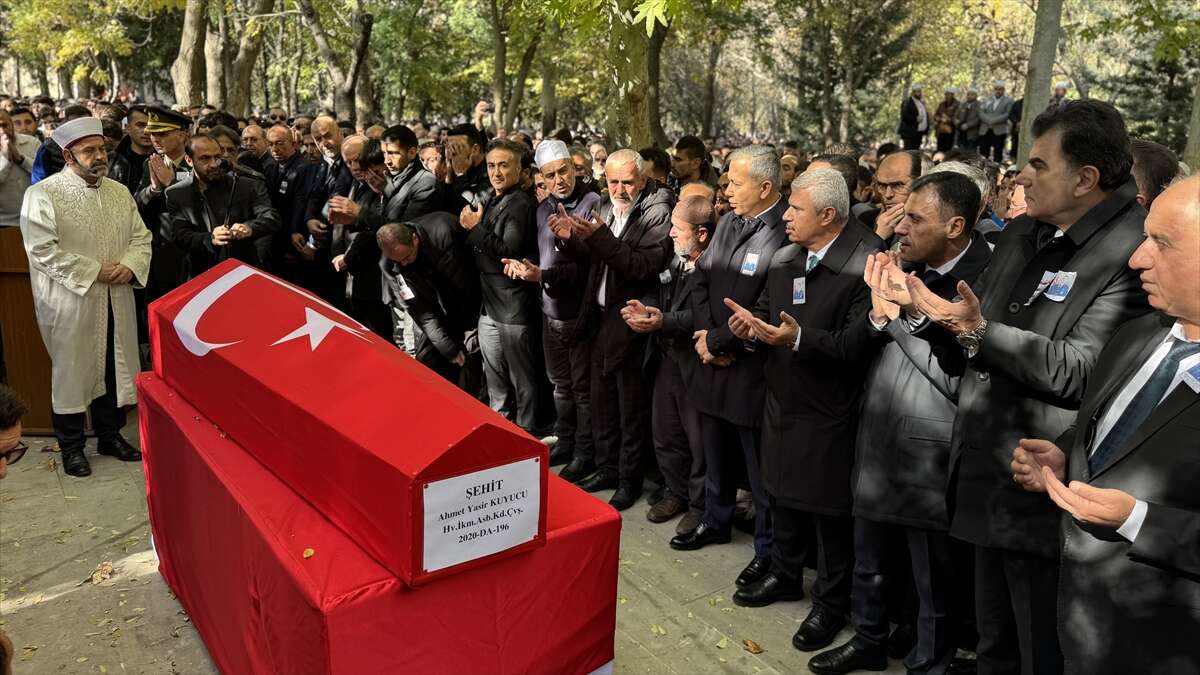 Konya’da şehit eşinden Ahmet Yasir Kuyucu’ya yürek yakan veda 9